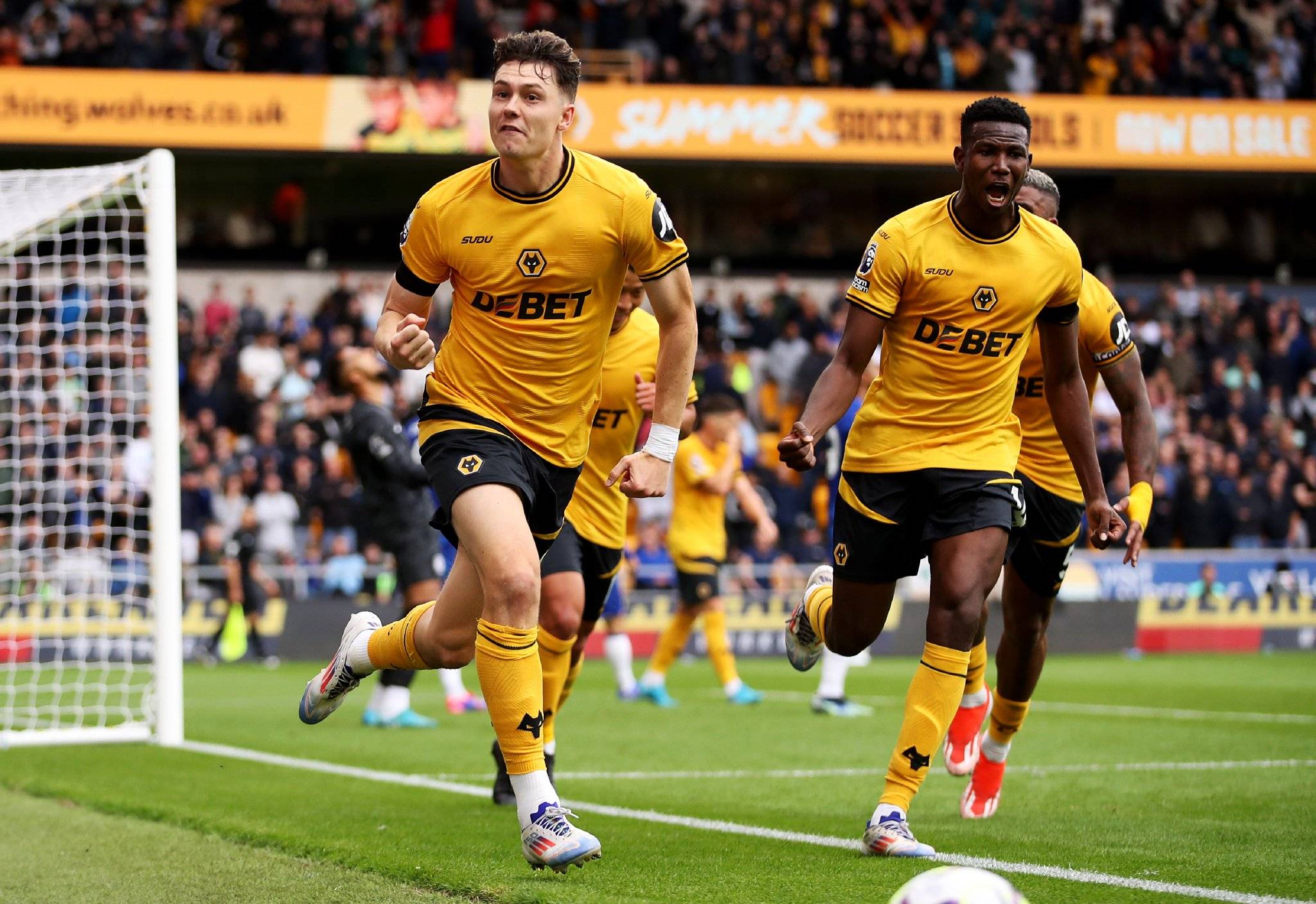 狼队在对阵伯恩茅斯的比赛中战平对手，积分略有增加的简单介绍