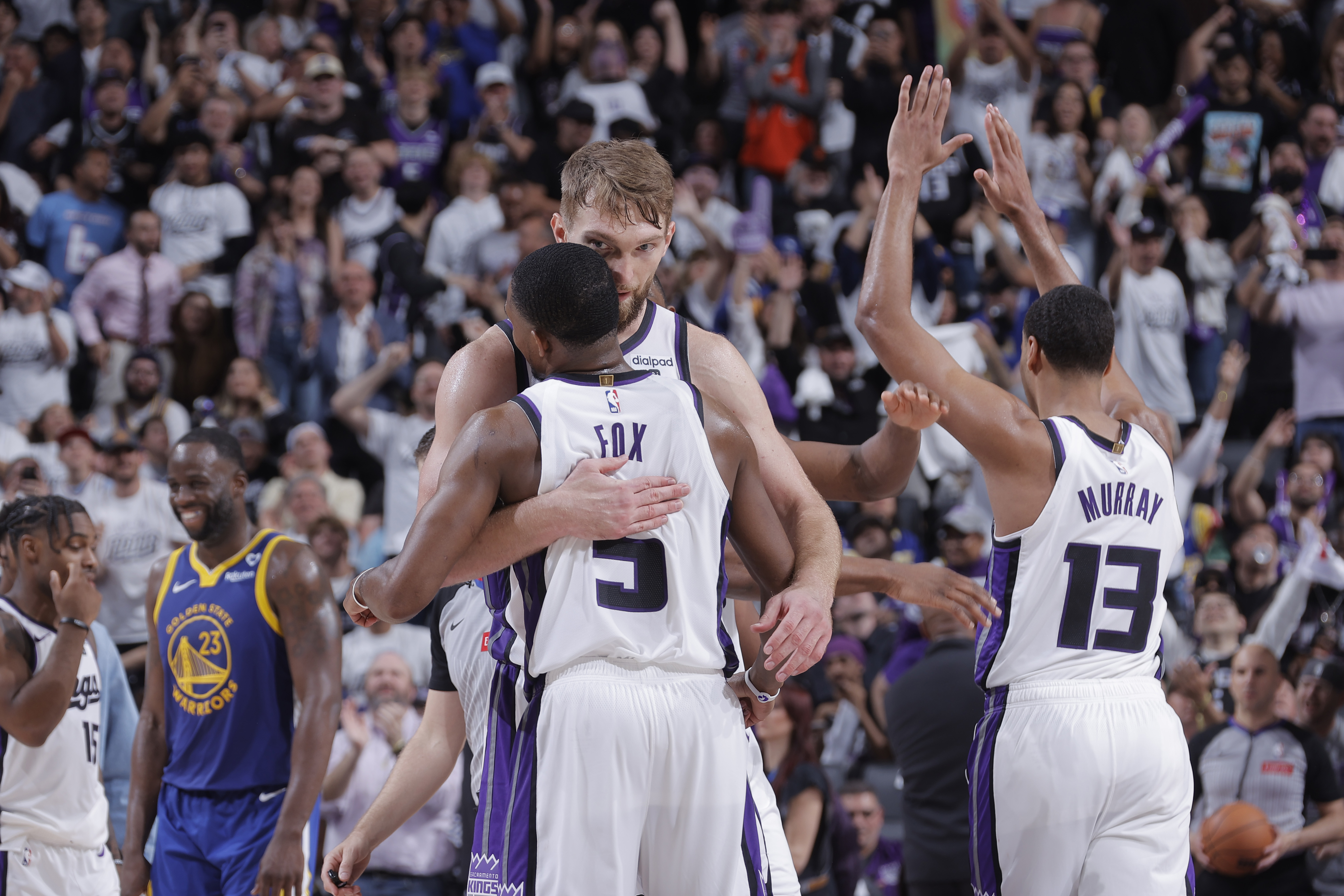 爵士胜马刺，再度成功反超压制对手(爵士vs)